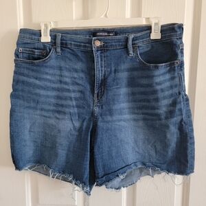 Womens size 16 High Rise Calvin Klein cut off shorts stretch denim dark blue